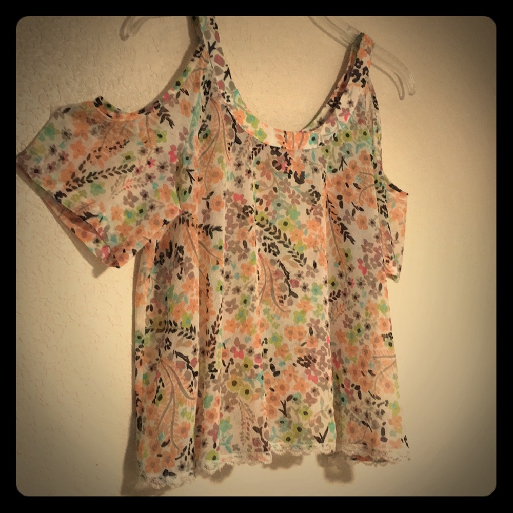 Off shoulder sleeve Shirt